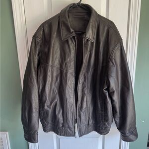 Roundtree and Yorke chocolate brown leather jacket size XL‎
